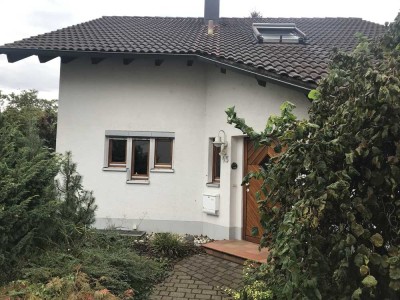 Günstiges, gepflegtes 4-Zimmer-Einfamilienhaus mit EBK in Bad Säckingen