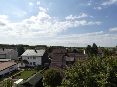 Sofort verfügbar - leer stehende 4-Zimmer-Wohnung mit Balkon