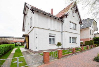 Großes Zweifamilienhaus mit 8 Zimmer Nähe Rostock