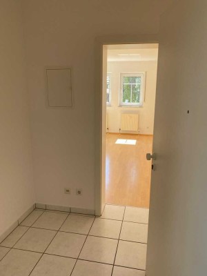 sehr helle 2-Zimmer-Wohnung mit Balkon und EBK in Mainz-Drais