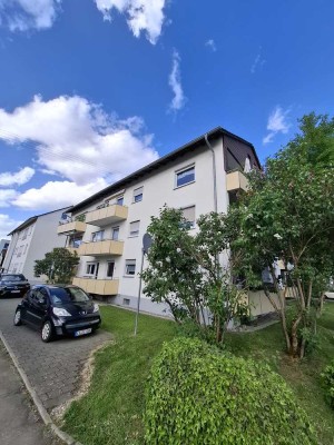 Charmante 2-Zimmer-Wohnung mit großer Balkon und Blick – zentral in Wendingen