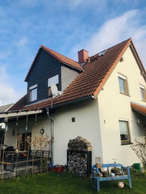 Einfamilienhaus mit beheizbaren Pool und Doppelgarage