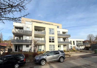 Neuwertige Wohnung mit hochwertiger Ausstattung, EBK, Holz-Pellet Heizung und herrlichem Ausblick