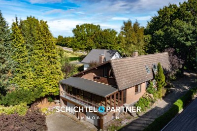 Worpswede | Exklusives Zweifamilienhaus mit großem Garten und zwei Garagen
