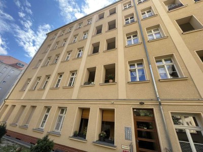 FREI werdende 3-Zimmer-Wohnung im historischen Ringmessehaus – mit Balkon & Tiefgarage