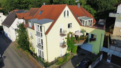 Einzigartig Wohnen - Lichtdurchflutete Maisonette mit traumhafter Dachterrasse und Galeriecharme