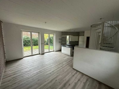 Maisonette mit Terrasse, Garten und Tiefgarage in Regensburg-Oberisling