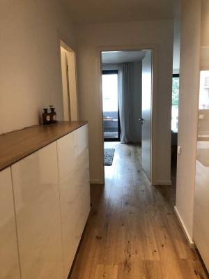 Zur Vermietung für ca. 2 Jahre - Möblierte exklusive Wohnung mit Balkon in Alsternähe