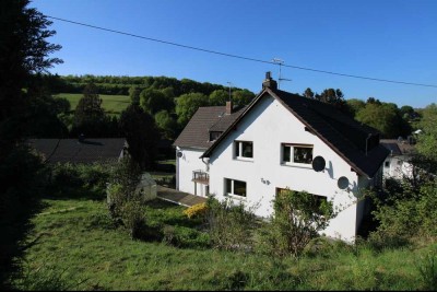 3-Zimmer Wohnung *Erstbezug nach Sanierung* inkl. eigener Terrasse und Garten.
