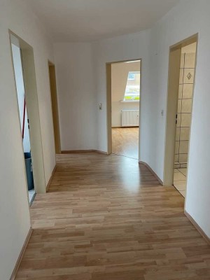 Teilmöbelierte 3 ZKB Wohnung mit EBK in Hohenhameln
