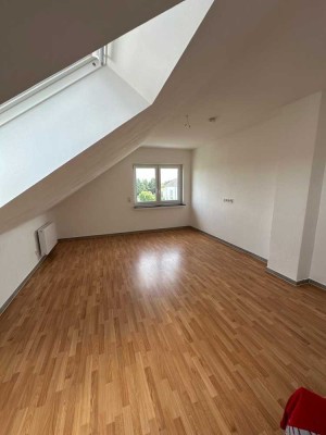 Ansprechende und sanierte 2-Zimmer-Dachgeschosswohnung mit geh. Innenausstattung in Kleve-Materborn