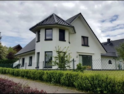 3-Zimmer-DG mit Dachterrasse, Fußbodenheizung, hochwertiger Ausstattung & privatem Außenzugang