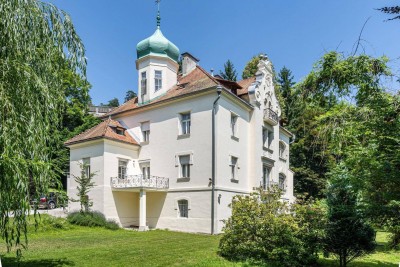 Elegante Villa mit Wörthersee-Blick. Elegant art nouveau villa with a view of Lake Wörthersee.