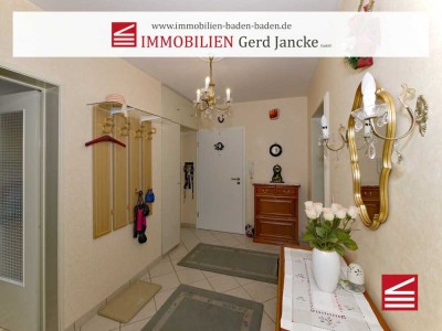 Baden-Baden, gut geschnittene Drei-Zimmer-Wohnung mit Balkon u. Carport