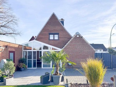 Ihre  "Eigenen vier Wände" mit schönem Garten und einer Garage (top modernisiert) wartet auf Sie