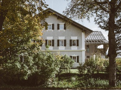 2-Zimmer-Wohnung im Dachgeschoss mit Untersbergblick