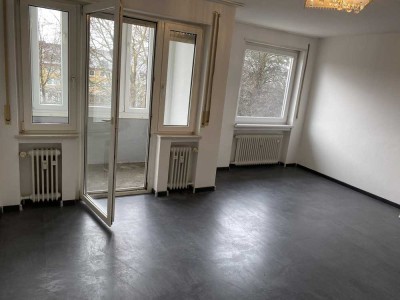 Freundliche 3-Zimmer-Wohn in Kaufbeuren-Neugabl. ca. 85qm pov..-frei Tel. 08341-68135