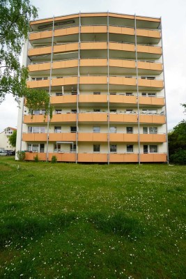 Attraktive Dreizimmer-Whg. in der obersten Etage (7. OG) und Bergblick in ruhiger Lage von Germering