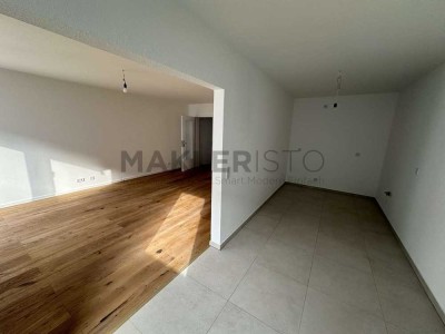 **Helle, modernisierte 3-Zimmer-Wohnung mit Balkon & Einbauküche**