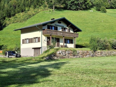 Sofort verfügbares Wohnhaus samt Grundstück sucht Familie