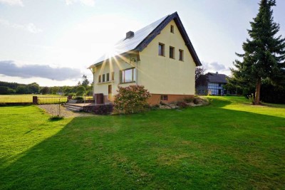 Einfamilienhaus mit großem Garten in Waldnähe