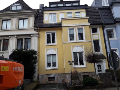 4-Zimmer Jugendstil Altbau Wohnung mit 2 Balkonen