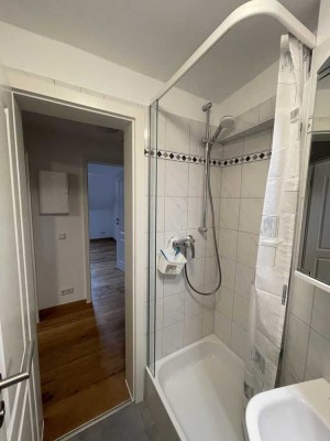 Geschmackvolle 2-Zimmer-Dachgeschosswohnung mit gehobener Innenausstattung in Offenbach