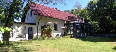 Großzügiges, bezugsfreies Familienidyll mit sonnigem Garten