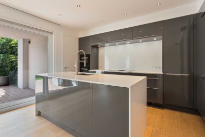 Exklusives Einfamilienhaus mit hochwertiger Ausstattung, 2 PKW Stellplätzen und kleinem Garten