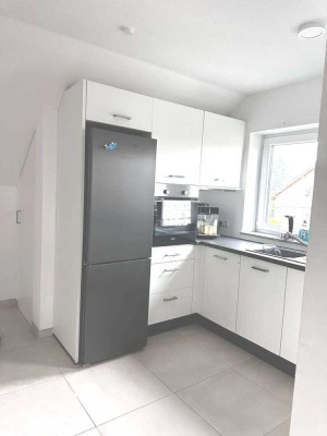 SCHMUCKKÄSTCHEN!! Stilvolle  3-Zimmer -Wohnung mit Dachterrasse in toller Lage !!!
