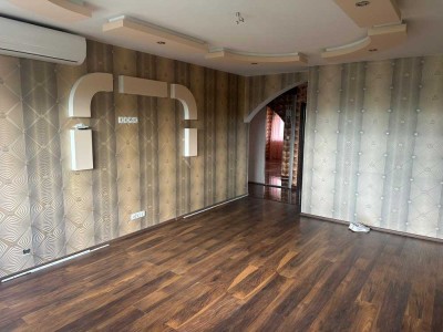PROVISIONSFREI! + SANIERT 3 Zimmer Wohnung mit geh. Innenausstattung mit Balkon und EBK