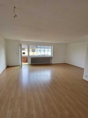 Ansprechende 3-Zimmer-Wohnung mit gehobener Innenausstattung mit Balkon in Kleinostheim