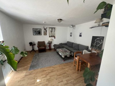 3-Zimmer-Hochparterre-Wohnung Möbliert für 1 Jahr untervermietet in Bremen