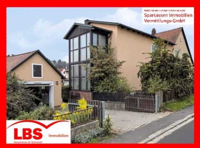 "INDIVIDUELLES FAMILIENDOMIZIL" Interessantes, großes Wohnhaus mit Garten und Garage in Poppenricht