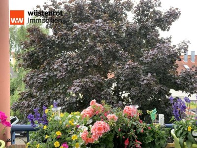 Klein aber fein - 1,5-Zimmer-Wohnung mit Balkon, Stellplatz & Weitblick