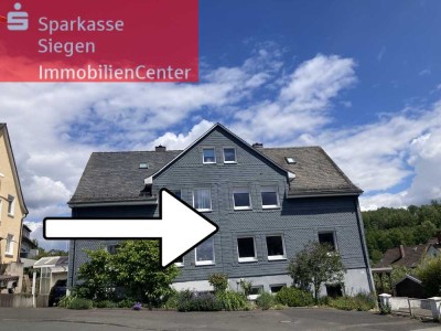 Schöne Doppelhaushälfte in beliebter Wohnlage mit Garten und 4 Garagen in Zentrumsnähe