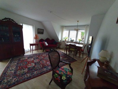 Gepflegte möblierte 3-Zimmer-Wohnung mit Dachterrasse + Balkon in Heikendorf