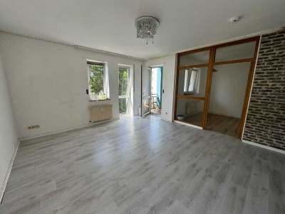 !!!  3-Zimmer-Wohnung mit Balkon und Gäste-WC !!! (WBS für 76,6 m² erforderlich)