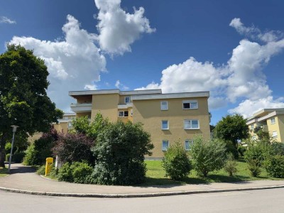 Gepflegte 4-Zimmer-Penthouse-Wohnung mit 2 Balkone, Aufzug in Isny-Wohngebiet