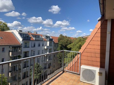 Sonnige Dachgeschosswohnung im begehrten Nibellungenviertel