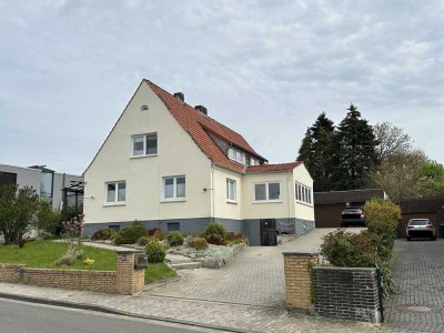 Schöne und sanierte 4-Raum-DG-Wohnung mit Dach Terrasse  in Wolfsburg Ehmen