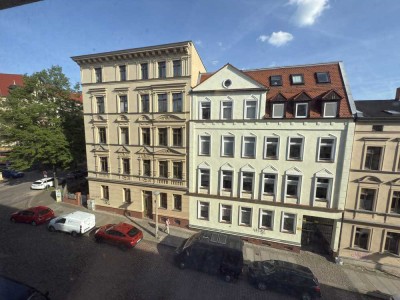 Lichtdurchflutete Altbauwohnung mit großer Wohnküche im begehrten Paulusviertel – WG-geeignet