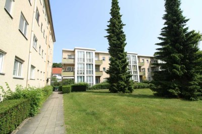 Bezugsfreie 2,5 Zimmerwohnung mit Balkon und Grünanlage
