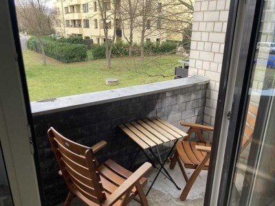 Möblierte Wohnung mit Balkon und EBK in Bonn