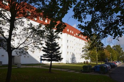 großzügige 4-Raum-Wohnung mit verglastem Balkon