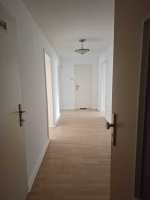 Schöne 3-Zimmer-Wohnung mit Balkon - Nähe Bahnhof