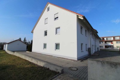 Moderne, hochwertige 3-Zimmer-Dachgeschosswohnung mit Balkon