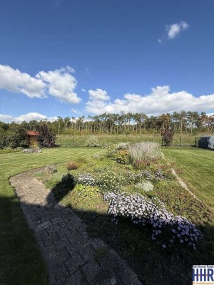 Unverbaubarer Blick ins Grüne - Idyllische Waldrandlage mit Raum für Familie und Zukunft