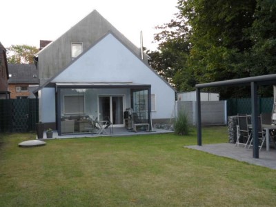 Dreifamilienhaus mit hochwertiger Eigentümerwohnung