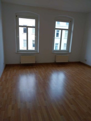 Gemütliche 2-Raum-Wohnung mit Einbauküche in zentraler Lage